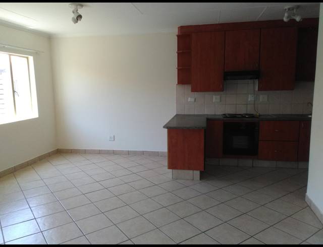 2 BEDROOM APARTMENT TO LET IN NOORDHANG